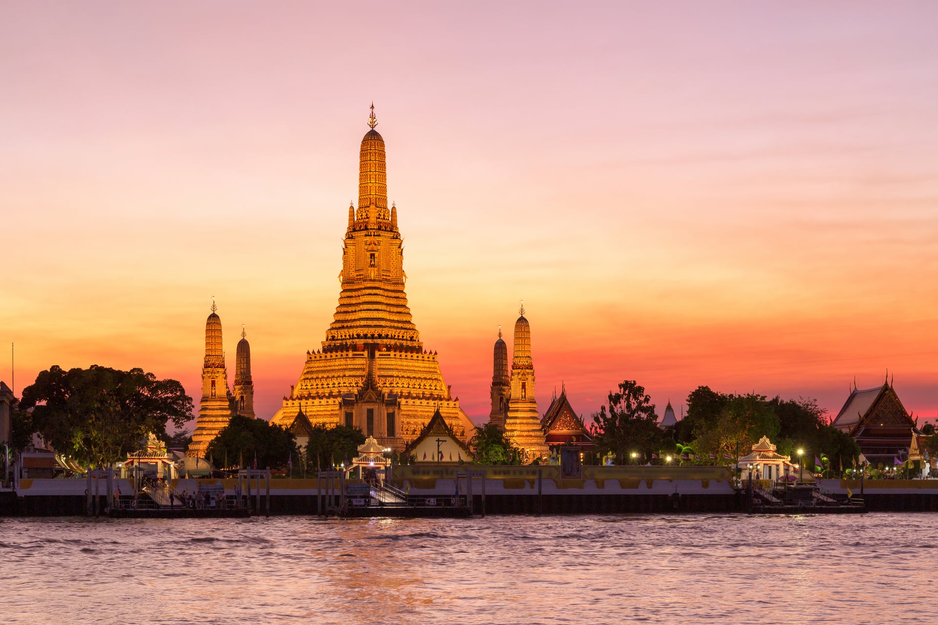 wat-arun-temple-dawn-bangkok-thailand-plans2pick-1773516716502.jpg