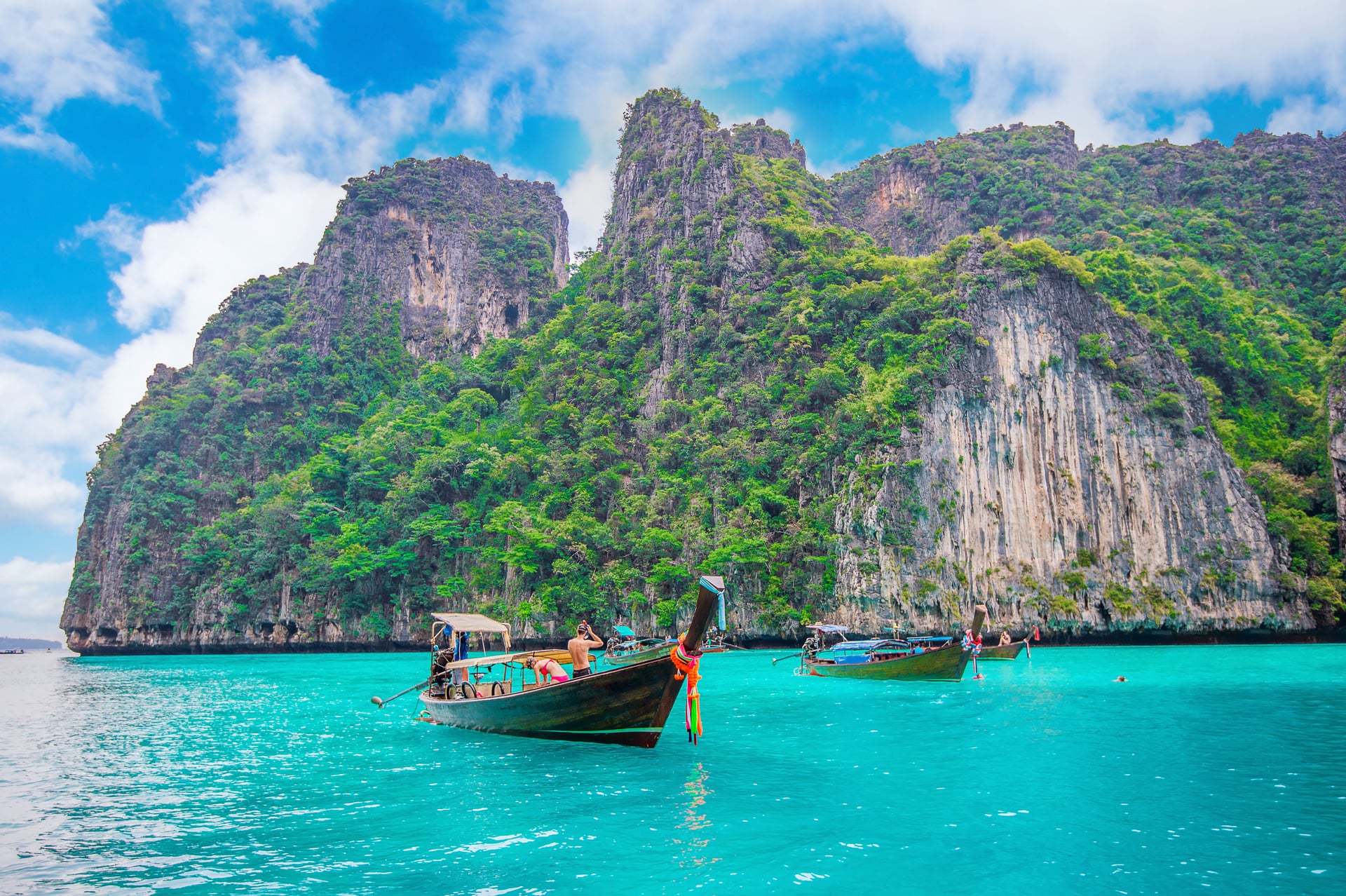 long-boat-blue-water-maya-bay-phi-phi-island-krabi-thailand-plans2pick-1773578539922.jpg